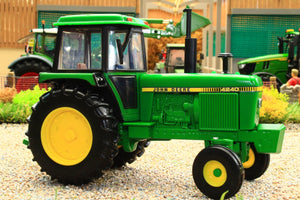 43376 Britains 1:32 Scale John Deere 4240 2wd Heritage Tractor