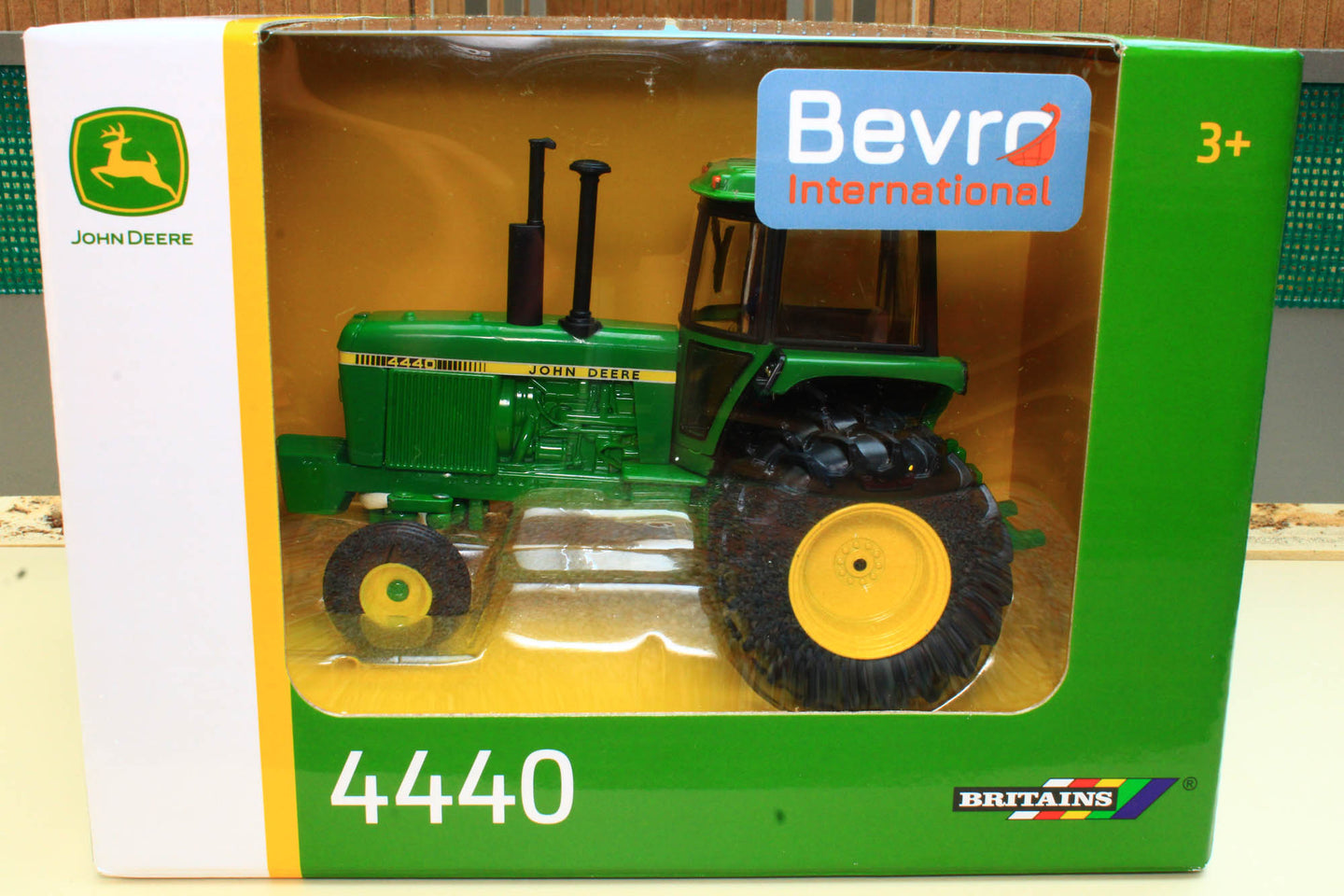 43380 Britains John Deere 2WD with Duals Limited Edition 2500pcs Worlwide