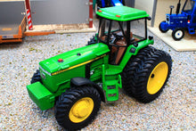 Load image into Gallery viewer, 43383 Britains John Deere 4960 4WD Tractor