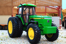 Load image into Gallery viewer, 43383 Britains John Deere 4960 4WD Tractor