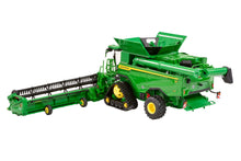 Load image into Gallery viewer, 43390 Britains John Deere S7 900 Tracked Combine Harvester