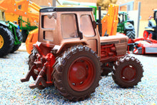 Load image into Gallery viewer, 43393(W) Weathered Britains David Brown 1410 4WD Tractor)