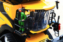 Load image into Gallery viewer, 43403 Britains New Holland CR11 &#39;Prestige Collection&#39; Combine