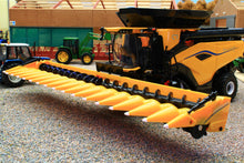 Load image into Gallery viewer, 43403 Britains New Holland CR11 &#39;Prestige Collection&#39; Combine
