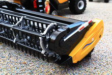 Load image into Gallery viewer, 43403 Britains New Holland CR11 &#39;Prestige Collection&#39; Combine