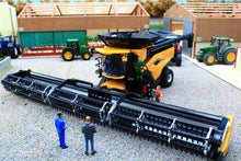 Load image into Gallery viewer, 43403 Britains New Holland CR11 &#39;Prestige Collection&#39; Combine