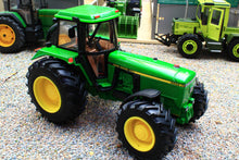 Load image into Gallery viewer, 43407 Britains &#39;Prestige Collection&#39; John Deere 4955 4WD Tractor (EU Spec)