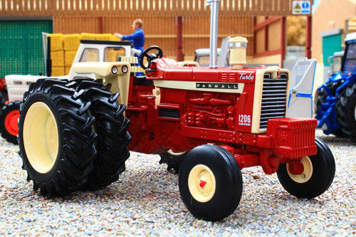 ERTL - Tracteur Case IH "Hot-Shot" +dépanneuse - 1/32 ERTL - Tracteur Case IH "Hot-Shot" +dépanneuse - 1/32