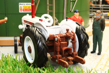 Load image into Gallery viewer, 43415 Britains David Brown 990 2WD Selectamatic Tractor
