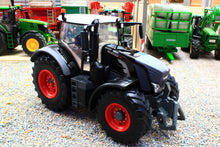 Load image into Gallery viewer, 43432 Britains Fendt Vario 826 Black Limited Edition
