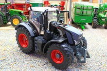 Load image into Gallery viewer, 43432 Britains Fendt Vario 826 Black Limited Edition