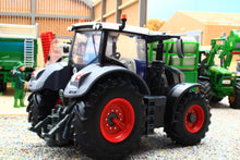 Load image into Gallery viewer, 43432 Britains Fendt Vario 826 Black Limited Edition