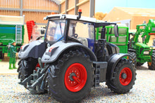 Load image into Gallery viewer, 43432 Britains Fendt Vario 826 Black Limited Edition