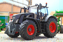 Load image into Gallery viewer, 43432 Britains Fendt Vario 826 Black Limited Edition