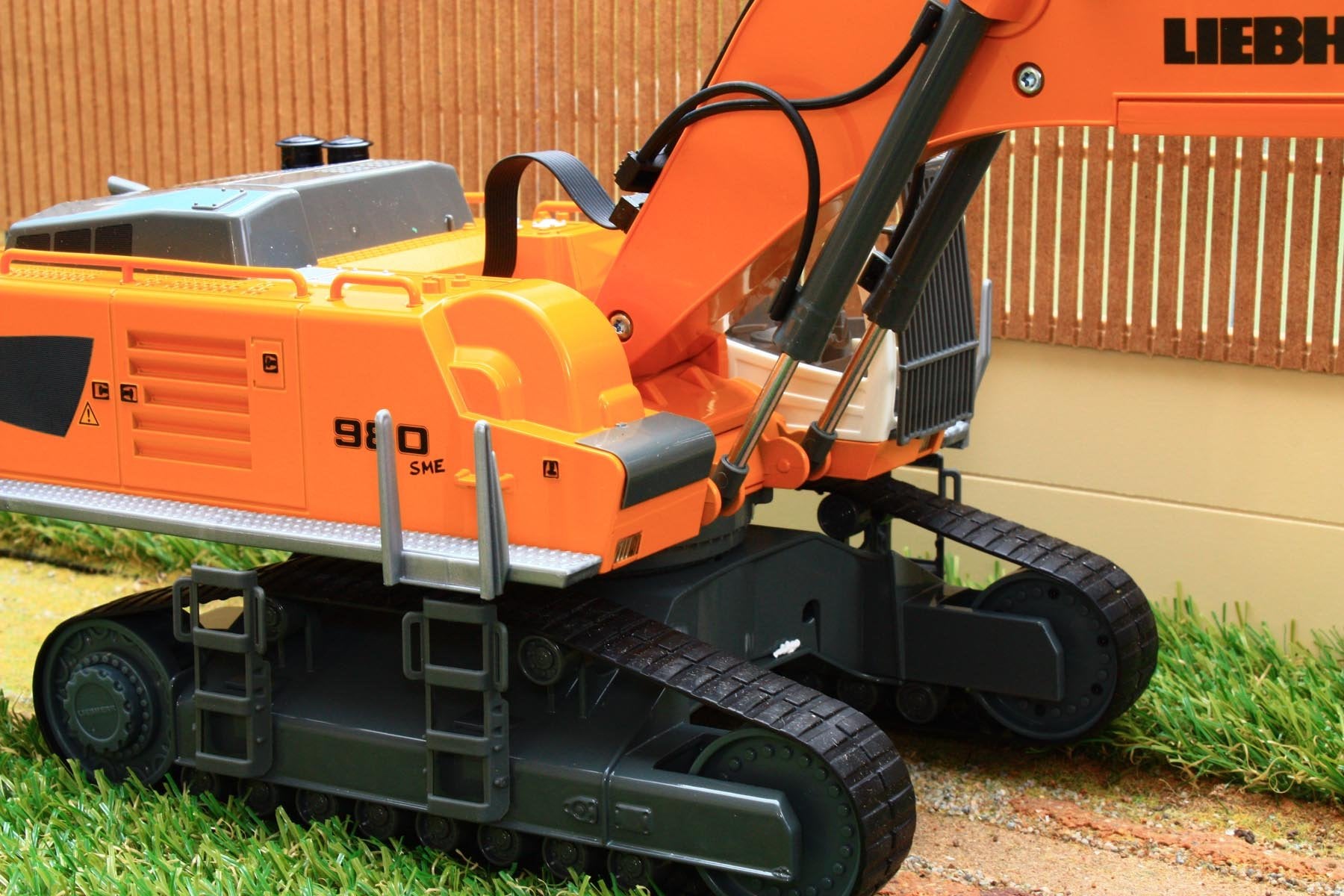 libherr r980 sme excavateur sur chenille teleguide rc crawler excavator libherr r980 sme excavateur sur chenille teleguide rc crawler excavator