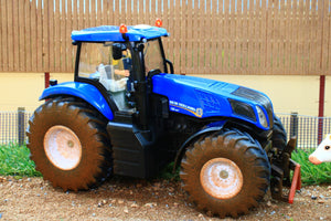8607 Siku Muddy New Holland Tractor With Ifor Williams Stock Trailer And 2 Cows Tractors And