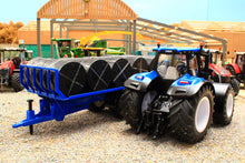 Load image into Gallery viewer, 8615 Siku 1:32 Scale New Holland T7.315 HD Tractor with Round Bale Trailer