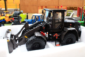 AT3200119 AT Collections 1:32 Scale Volvo L60H Wheeled Loader with bucket on Michelin 205 R25 XHA2 Tyres Limited Edition in Black