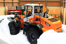 Load image into Gallery viewer, AT3200200 AT COLLECTIONS 1:32 Scale Liebherr L 546 G8 Wheeled Loader with Earth Bucket