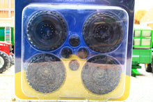 Load image into Gallery viewer, AT3200206 AT COLLECTIONS 1:32 Scale Michelin XLD 650 560 R25 Tyre and Rim Set