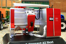 Load image into Gallery viewer, AT3200500 AT COLLECTIONS 1:32 Scale Lely Astronaut A5 Milking Robot 2024 Version