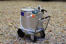 Load image into Gallery viewer, AT3200504 AT Collections 1:32 Scale Holm &amp; Laue MTX 260 Milk Taxi