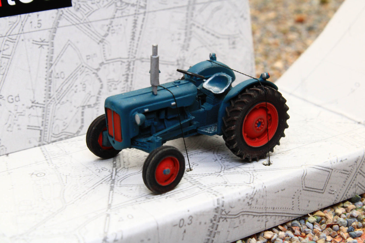 ATT387278 ARTITEC 1:87 Scale Fordson Dexta Tractor