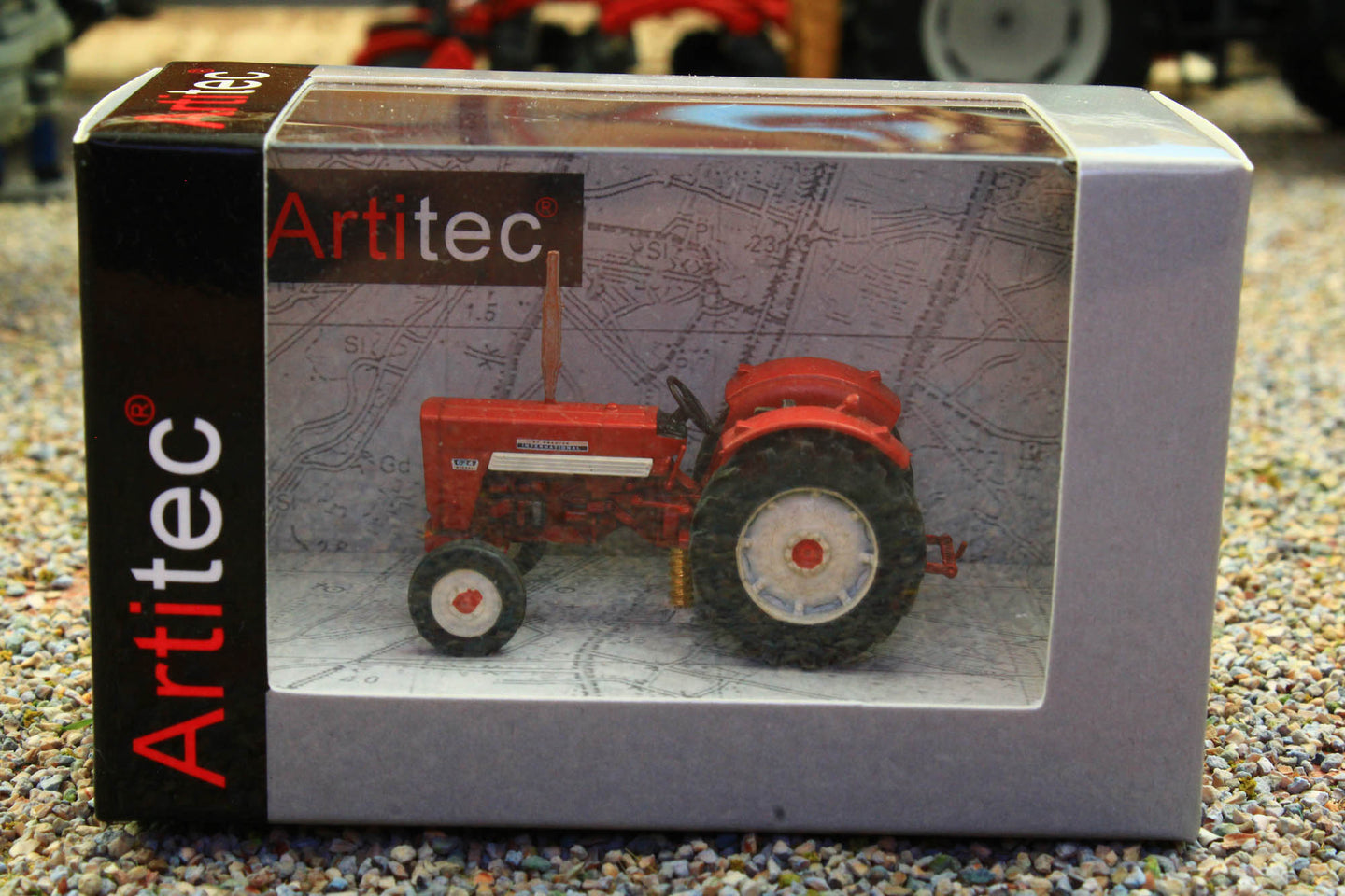 ATT387583 ARTITEC 1:87 Scale McCormick International 624 2WD Tractor