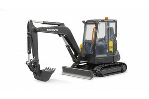 B02465 Bruder 1:16 Scale Volvo Compact ECR40 Excavator
