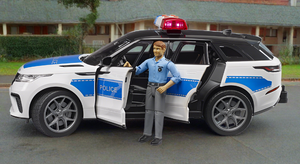 B02890 Bruder Range Rover Velar Police Vehicle With Police Officer Tractors And Machinery (1:16
