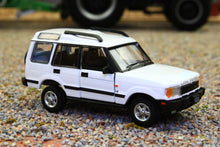 Load image into Gallery viewer, BMC64BO192R BMC 1:64 Scale Land Rover Discovery 1 1998 in White