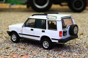 BMC64BO192R BMC 1:64 Scale Land Rover Discovery 1 1998 in White