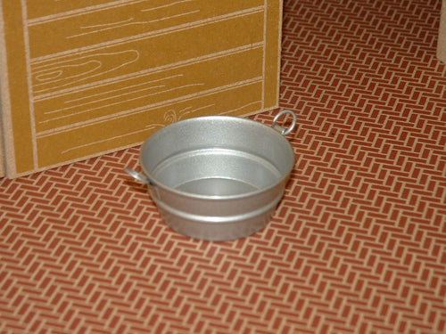 BT1135 Metal Feed Bowl