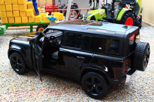 BUR21101K BURAGO 1:24 Scale Land Rover Defender 110 in Black