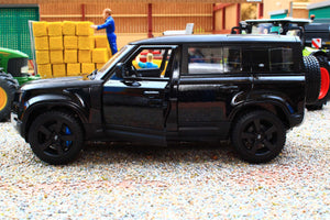 BUR21101K BURAGO 1:24 Scale Land Rover Defender 110 in Black