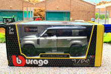 Load image into Gallery viewer, BUR2110 BURAGO 1:24 Scale New Land Rover Defender 110 in Green with Black Roof