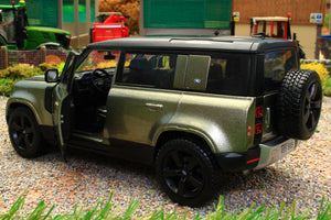 BUR2110 BURAGO 1:24 Scale New Land Rover Defender 110 in Green with Black Roof