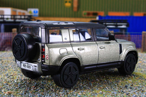 BUR30471S Burago 1:43 Scale Land Rover Defender 110 Silver Bronze