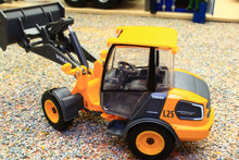 Load image into Gallery viewer, BUR32091 BURAGO 1:50 Scale Volvo L25 Loader with Bucket
