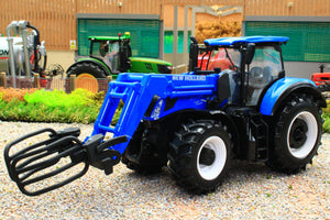 BUR44083 Burago 132 Scale New Holland T7.315 HD 4WD Tractor with front loader and round bale grab