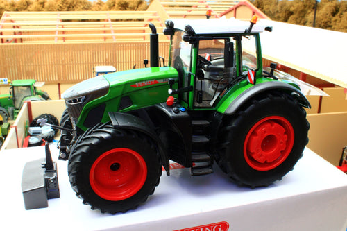 BRAND NEW W7865 WIKING FENDT 942 VARIO TRACTOR Water damaged box
