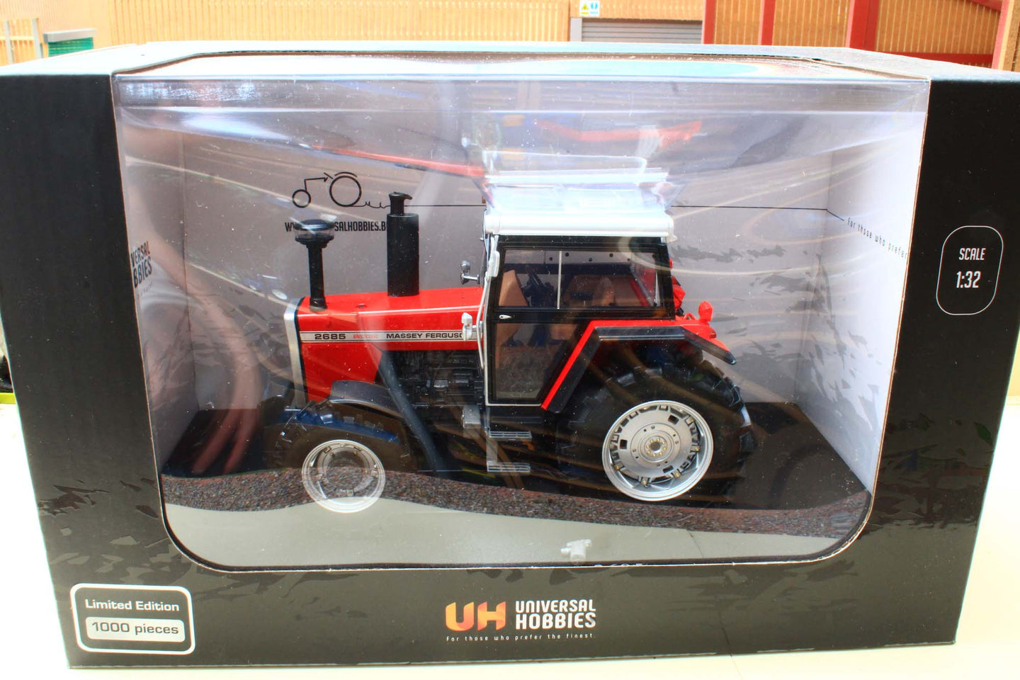 Broken UH6369 Universal Hobbies 132 Scale Massey Ferguson 2685 4WD Tractor Limited Edition 1000pcs PART DETATCHED AS SHOWN