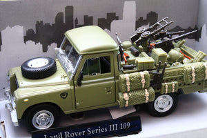 CAR251XND004 Cararama Land Rover S3 109 Land Rover Army Gun Truck