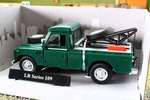 CAR454041 Cararama 1:43 Scale Land Rover Series III Pickup Tow Truck