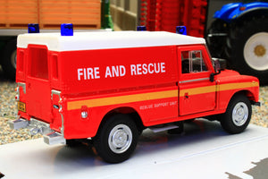 CAR553940 Cararama 1:43 Scale Land Rover S3 109 Hard Top Fire & Rescue
