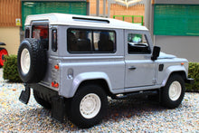 Load image into Gallery viewer, CMJDC124DEG CMJ 1:24 Scale Land Rover Defender 90 in Grey
