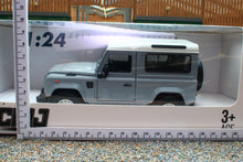 Load image into Gallery viewer, CMJDC124DEG CMJ 1:24 Scale Land Rover Defender 90 in Grey