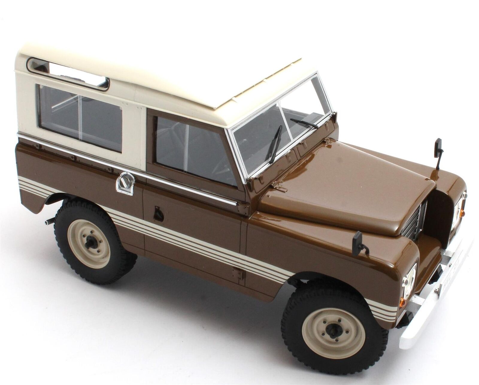Cult Models CML114-5 Cult Models 118 Scale - 1978 Land-Rover 88 Series III - Brown ...