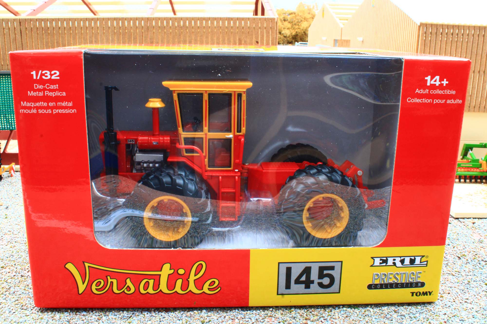 Ertl Collection ERT16463 ERTL 1:32 Scale Versatile 145 Tractor on Duals Prestige Colle ...