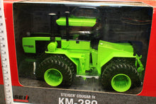 Load image into Gallery viewer, ERT44318 Ertl 1:32 Scale Steiger Cougar IV articulated tractor on duals PRESTIGE MODEL